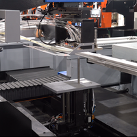 Centre d'insertion de fixations servo-électrique avec alimentation automatique pour écrous, goujons, entretoises et rivets pour tôles
