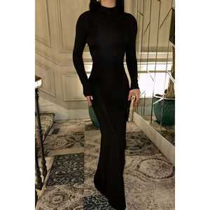 Robe de cocktail longue noire avec détail complexe au dos - Product Image 3