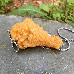 สร้อยคอรูปอาหารจำลอง ของขวัญขายส่ง สร้อยคอไก่ทอดสามมิติสุดสร้างสรรค์ สำหรับผู้หญิงและผู้ชาย - Product Image 4