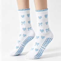 Chaussettes de yoga et de Pilates personnalisées en gros avec motif brodé, respirantes et confortables, chaussettes de sport pour femmes