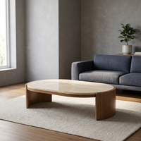Table basse en teck moderne de style mid-century avec un design durable et écologique, mobilier minimaliste pour salon