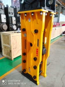 SOOSAN SB 81 Brise-roche hydraulique de type supérieur pour excavatrices de 18 à 26 tonnes, moteur, diamètre de la pointe de 140 mm (ciseaux, cône, coin, lame, pointe plate), garantie 1 an - Product Image 4
