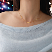 Collier pendentif croix délicat Gaovo, plaqué or 18 carats, acier inoxydable, chaîne fine, bijoux minimalistes pour un usage quotidien, pour femmes