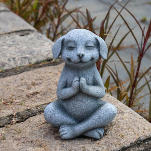 Estatua de Resina de <span class=keywords><strong>Buda</strong></span> para Meditación en Jardín o Patio, Figura Zen para Práctica de Yoga, Pirámide Religiosa, Perro Orando, Nuevo Lanzamiento - Product Image 1