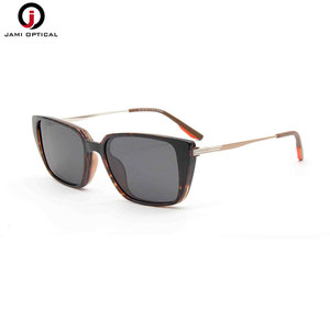 Lunettes de soleil à <span class=keywords><strong>clip</strong></span> pour femmes de haute qualité, monture optique carrée classique en TR90, polarisées, protection UV %, utilisation en extérieur - Product Image 4