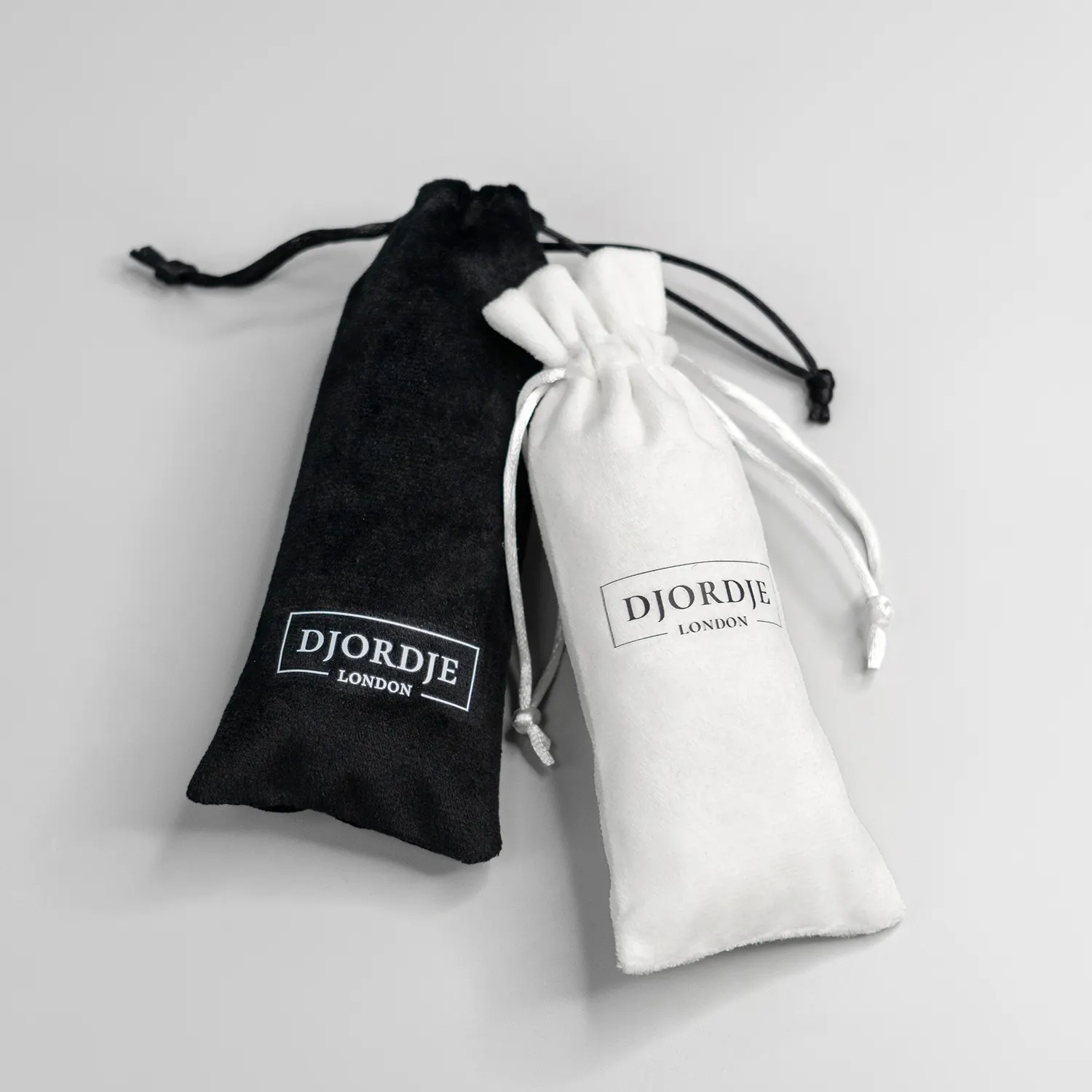 Yeniden özel Logo baskılı taşınabilir takı ambalaj çantası hediye tuval pamuk iplik çanta toz İpli çanta