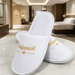 Chaussons personnalisés pour invités de mariage |   Chaussons de mariage jetables écologiques personnalisés avec nom et date - Product Image 3