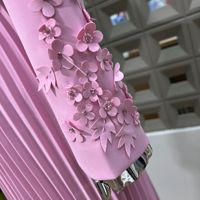 Ensemble élégant pour femmes A10962, 2 pièces, veste courte à appliques florales 3D et robe mi-longue plissée à bretelles spaghetti