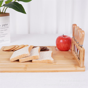 Ensemble de couteaux à fromage en bambou avec manche en bois 35x28x1,5 cm pour le service et le rangement des plats occidentaux - Product Image 5