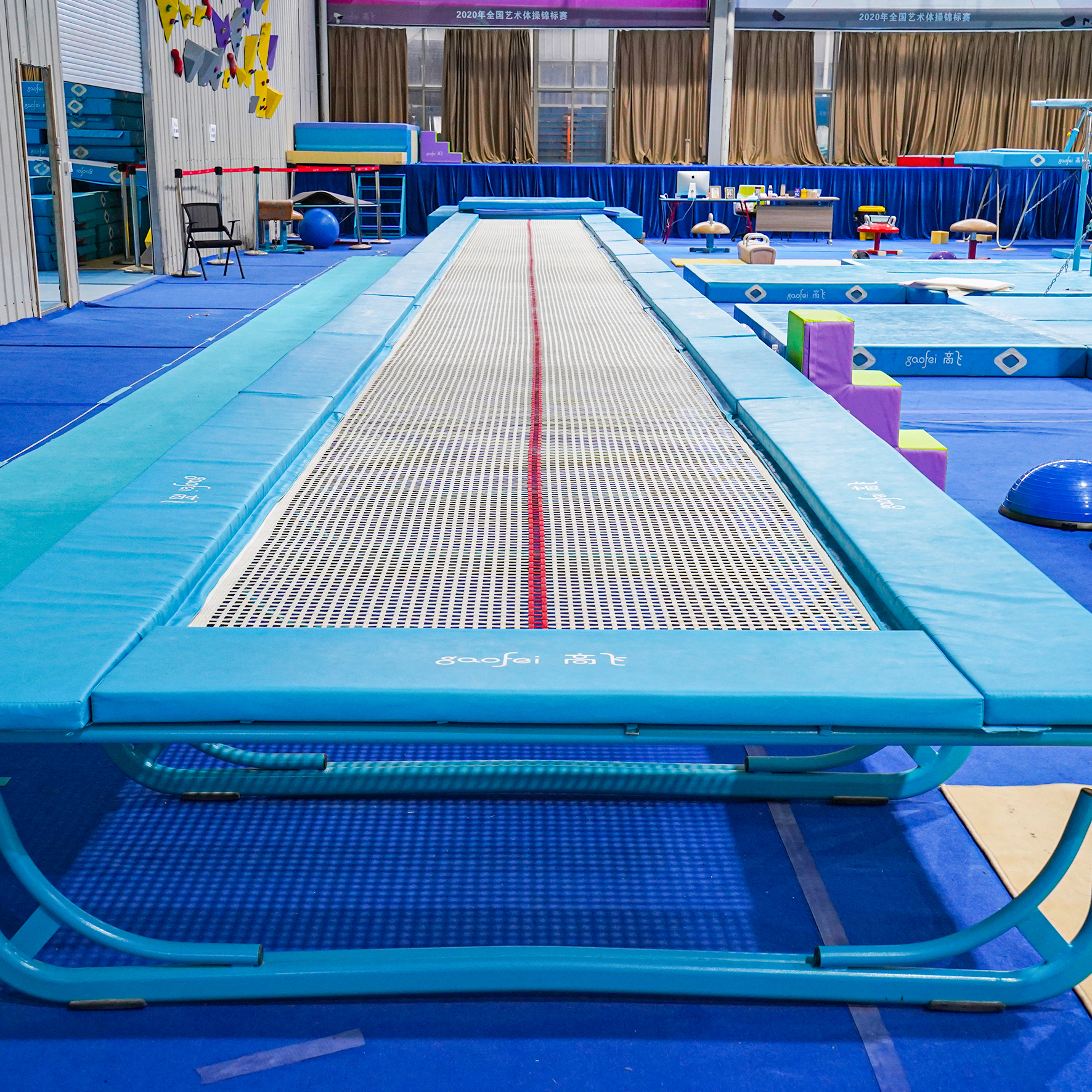 Gaofei Chất Lượng Cao Giảm Trampolin Tùy Chỉnh Kích Thước Trampoline Sụt Giảm Theo Dõi Dài Trampoline Nhảy Cho Tập Thể Dục Đào Tạo