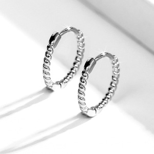Orecchini a Cerchio Minimalisti con Texture a Corda, Gioielli alla Moda per Donna, Uso Quotidiano, Stile Moderno per Coppie - Product Image 2