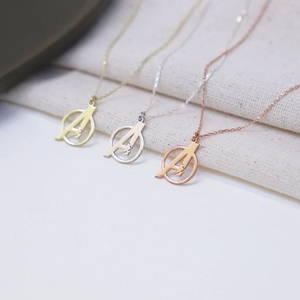 Collar de <span class=keywords><strong>vengadores</strong></span> de alta calidad <span class=keywords><strong>Endgame</strong></span> símbolo collar con colgante collar de oro de cómics regalo para hombres regalo para mujeres - Product Image 1