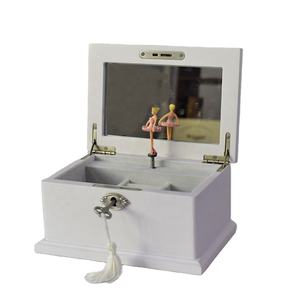 Boîte à musique de luxe blanche personnalisée de style ballerine, nouveau design - Product Image 6
