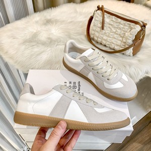 Chaussures à lacets haut de gamme <span class=keywords><strong>MM6</strong></span> pour hommes et femmes, baskets décontractées rétro en cuir véritable blanc pour couples, style niche - Product Image 1