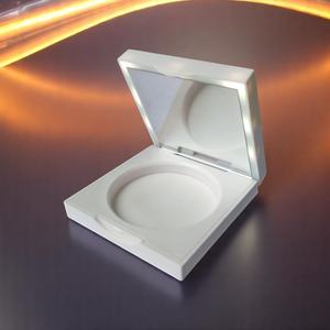 Palette de fards à paupières ronde en plastique avec lumière LED et poudre libre - Product Image 6