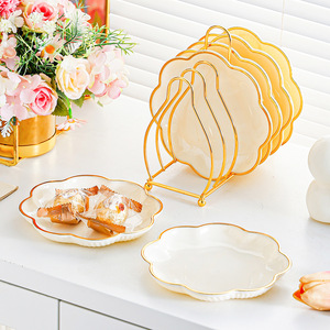 Plato de Plástico para Aperitivos con Forma de Pétalo, Apto para Alimentos, Plato para Fiestas, Diseño Irregular, Estilo Moderno y Lujoso - Product Image 4
