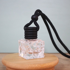 6ML 8ML 10ML cubierta de madera negra difusor de Aroma de coche ambientador botella de vidrio transparente en forma de manzana botella de Perfume de coche con tapa de madera - Product Image 2