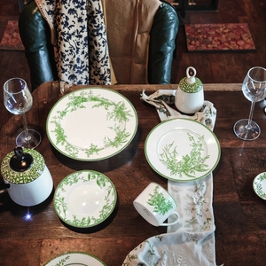 Wholesale Luxury Bone China <b>Dinnerware</b> Sets Eco-Friendly and Sustainable Porcelain Dinner Dishes Sustainable Luxury Plate Set - Product Image 1