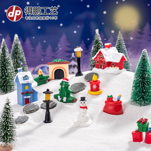ของตกแต่งหมู่บ้านเรซิ่นคริสต์มาสขนาดเล็ก Dp พร้อมตุ๊กตาหิมะ บ้าน ต้นไม้ ไฟ สำหรับจัดแสดงในช่วงเทศกาล - Product Image 3