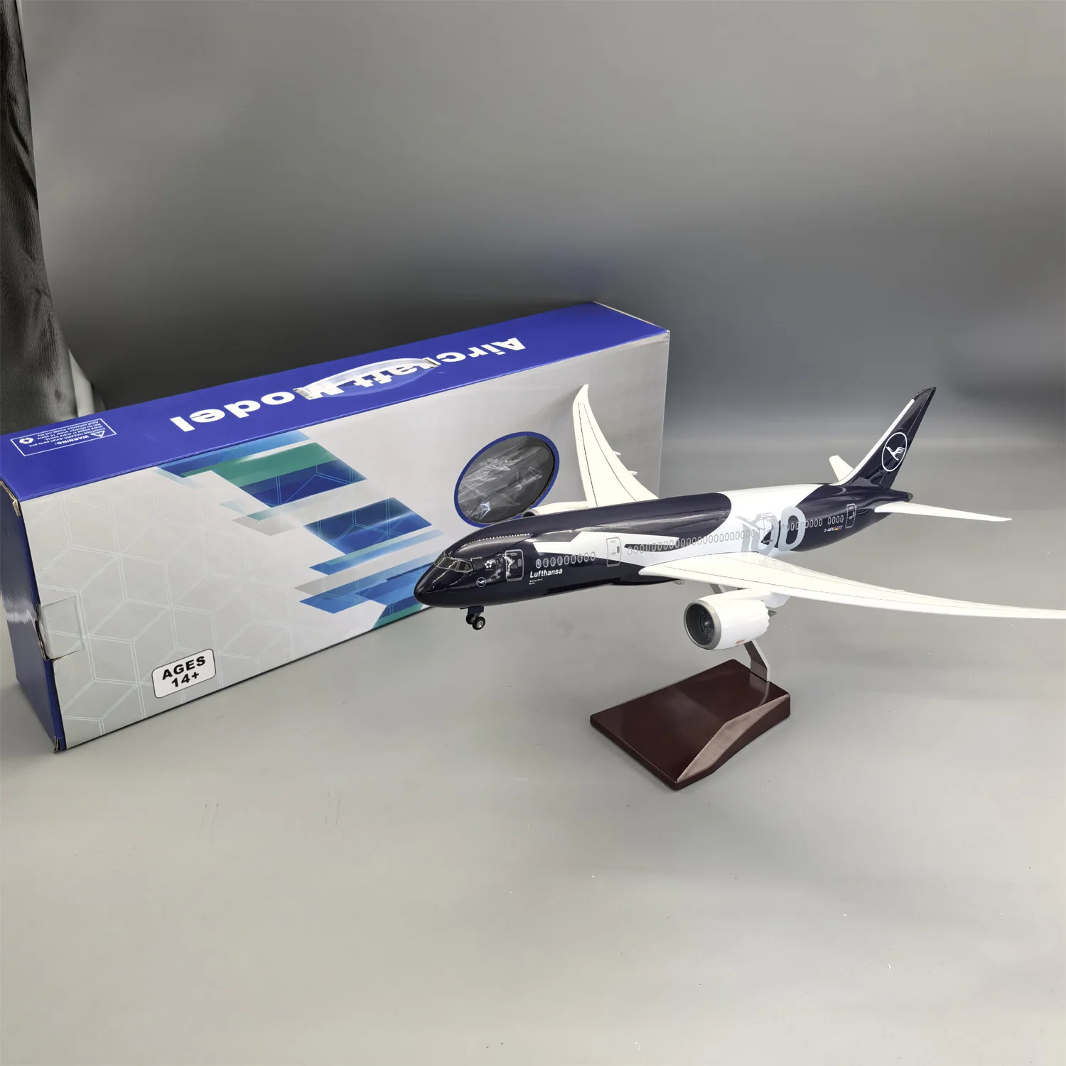 100周年塗装 Lufthansa B787 1/130 43cm　レジンモデル 1/145 Scale 43cm Lufthansa 100th Anniversary Livery Boeing 787-9
