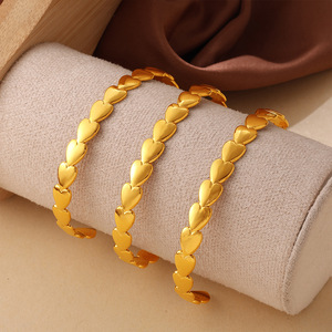 Bracelet manchette plaqué or en forme de cœur pour femme, bijou tendance, cadeau - Product Image 3
