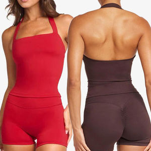 Completo Yoga da Donna con Logo Personalizzato, Top Corto Allacciato al Collo e Pantaloncini, Set Sexy da Allenamento per Palestra ad Asciugatura Rapida Effetto Nudo - Product Image 1