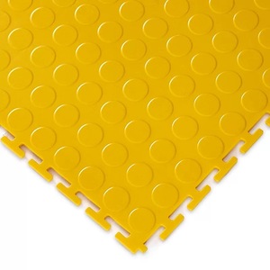 Azulejos de suelo de garaje autonivelantes de diseño moderno Pisos de PVC de vinilo PP con instalación de clic <span class=keywords><strong>para</strong></span> garajes detallados - Product Image 3