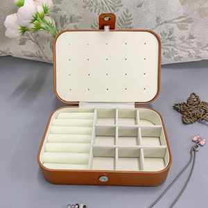 Caja de Almacenamiento de Joyas Larga de PU Personalizada con Divisores para Anillos y Collares, Organizador a Prueba de Polvo, Regalo - Product Image 4