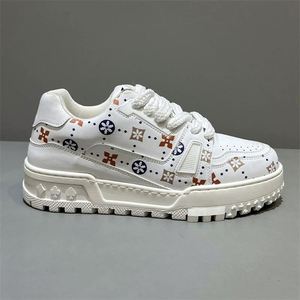 Zapatillas Deportivas Blancas de Diseño 2026, Modernas, Casuales, para Hombre y Mujer, con un Toque Brillante, Clásicas de Primavera - Product Image 1