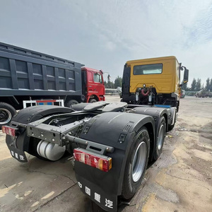 Howo 6x4 Volante a la derecha HOWO NX Camión tractor Camión pesado de 10 ruedas Euro 2 Suspensión neumática de emisiones Asiento del conductor - Product Image 6