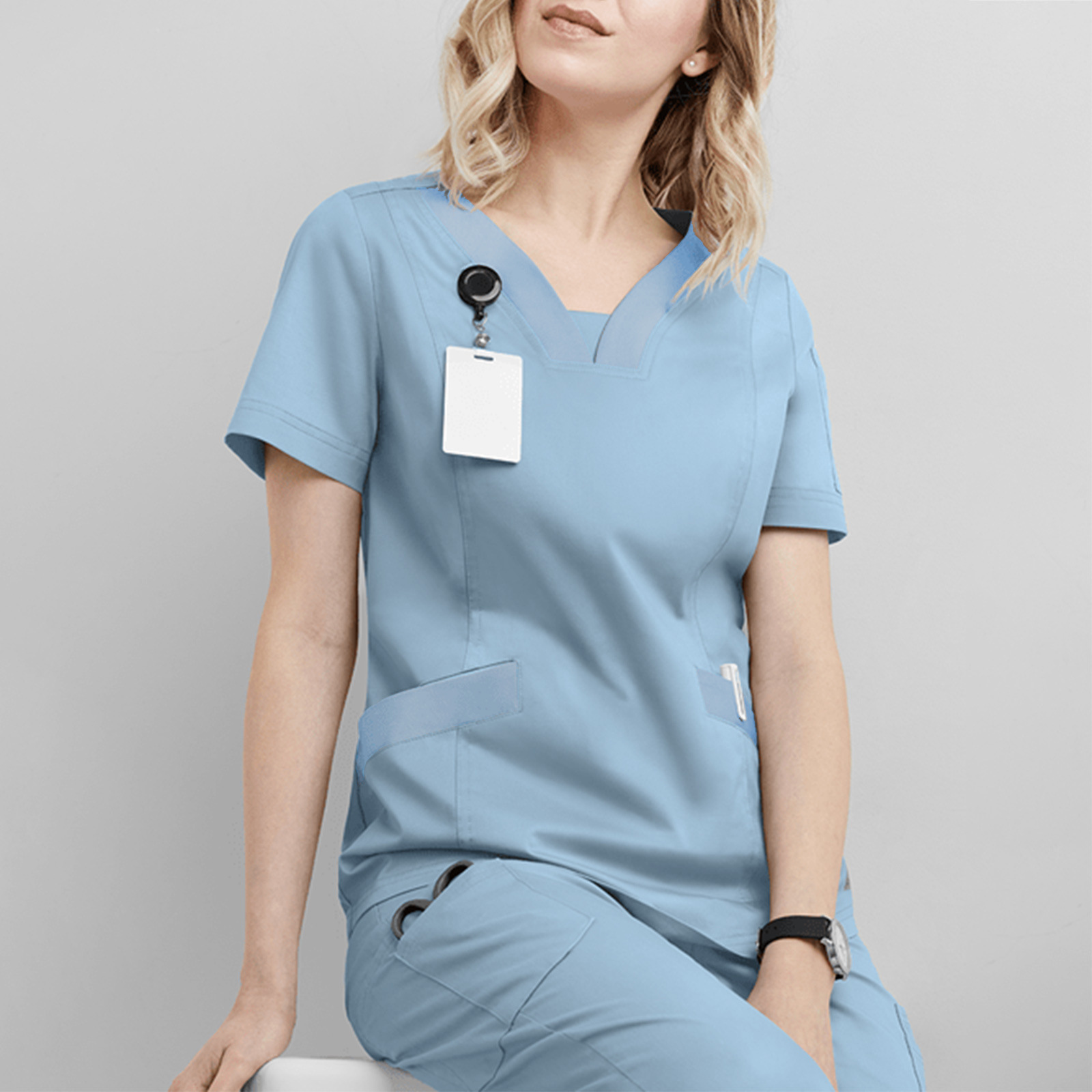 Wholesale Fashionable Polyester / Cotton V- Neck Tops with pocket Hospital Working Doctors Uniform Nurse Scrubs Uniform