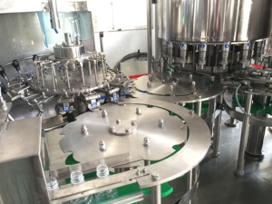 Machine de remplissage automatique d'<span class=keywords><strong>eau</strong></span> <span class=keywords><strong>pure</strong></span> et d'<span class=keywords><strong>eau</strong></span> minérale avec emballage en verre et en fût - Product Image 5