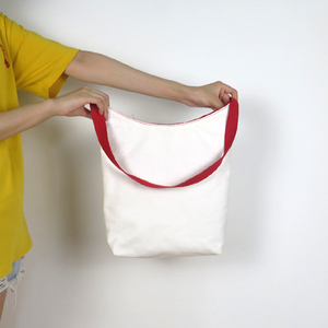 Sac fourre-tout messager en toile pour femme, blanc, avec logo personnalisé, motif tendance, fermeture à boucle, pour le quotidien et les voyages - Product Image 4