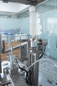 Cumplimiento de los estándares de la industria, nueva certificación GMP, compromiso de calidad de la máquina de llenado previo - Product Image 4