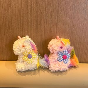 HECION Porte-clés Poney Assis en Peluche Mignon Style INS, Adorable Poupée Cheval en Peluche pour Décoration de Sac à Dos - Product Image 1