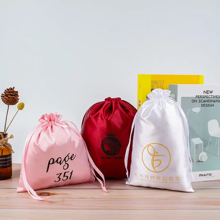 Pochette anti-poussière en satin avec logo personnalisé Emballage cadeau Perruque de cheveux Sac en soie Sac à cordon en satin