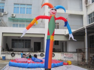 Payaso Inflable de Más de 3.6 Metros con Ventilador Incorporado y Alimentación por Enchufe, Impermeable, Fácil de Instalar para Eventos Publicitarios - Product Image 3