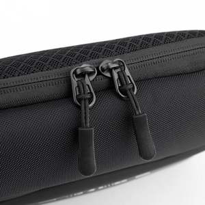 Sac banane léger en nylon pour homme, imperméable, avec trou pour écouteurs, idéal pour le sport, les courses et les voyages. - Product Image 5