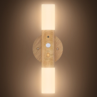 Lampe murale portable à base de bois à capteur de mouvement Lampe d'escalier à induction intelligente Lampe d'applique murale d'escalier rechargeable