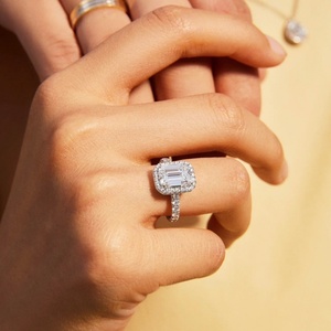 แหวนแต่งงานแบบคลาสสิกประดับเพชรเม็ดเดี่ยวทรงเหลี่ยมมรกต 1 กะรัต ทองคำแท้ 14K หรูหรา พร้อมใบรับรอง IGI และเพชรเพาะเลี้ยงในห้องปฏิบัติการ - Product Image 2