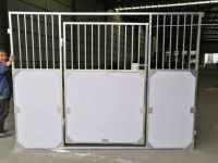 Mangeoire à chevaux moderne et portable de style européen avec toit, en métal, pour écurie