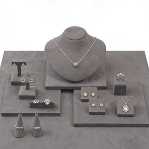 Expositor de Joyería de Terciopelo Gris de Lujo Ligero para Anillos, Collares y Pulseras, Diseño Sencillo, Set de Exhibición de Joyería - Product Image 1