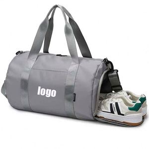 Sac de sport multifonctionnel de voyage grande capacité, couleur unie, simple, pour fitness, séparation sec/humide, avec logo imprimé, idéal pour le yoga - Product Image 1