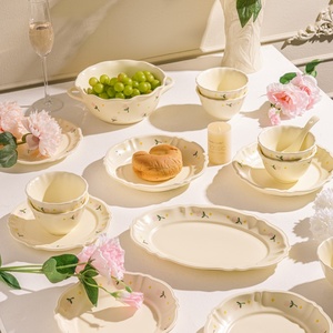 Cream-style Tulip-Shaped Underglaze Decoration <b>Microwave</b> Safe Modern Minimalist Breakfast Dessert Salad Rice Bowl Deep Plate - Product Image 4