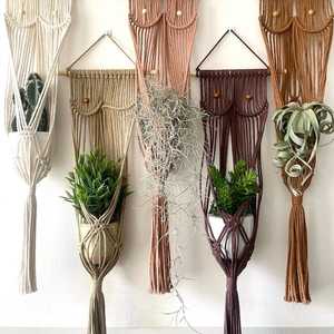 Nouveau panier suspendu moderne en plastique tressé pour plantes, support en macramé violet pour usage intérieur et extérieur - Product Image 1