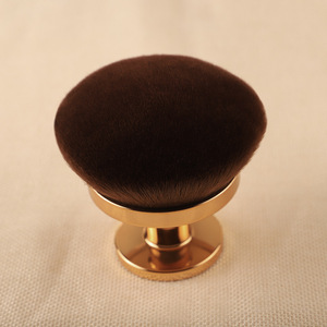 Pinceau à poudre en forme de champignon, 3 cm, poils synthétiques, grande taille, pour l'application sur le fard à joues, le corps et le cou - Product Image 1