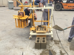 Machine à fabriquer des blocs creux en béton de petite taille, 8 pouces, 6 pouces, pour la vente - Product Image 2