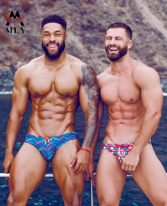 OEM مخصص-ملابس سباحة للرجال-ملابس سباحة صيفية مثلثة - Product Image 1