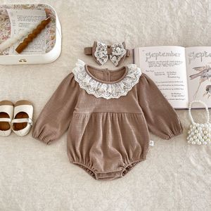 Body pour bébé filles avec col en dentelle d'été OEM personnalisé Boutique de vêtements espagnols Combinaison à bulles pour enfants en tissu gaufré - Product Image 2