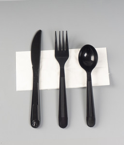 Black disposable pp plastic forks spoons knife napkin heavy duty cutlery kit